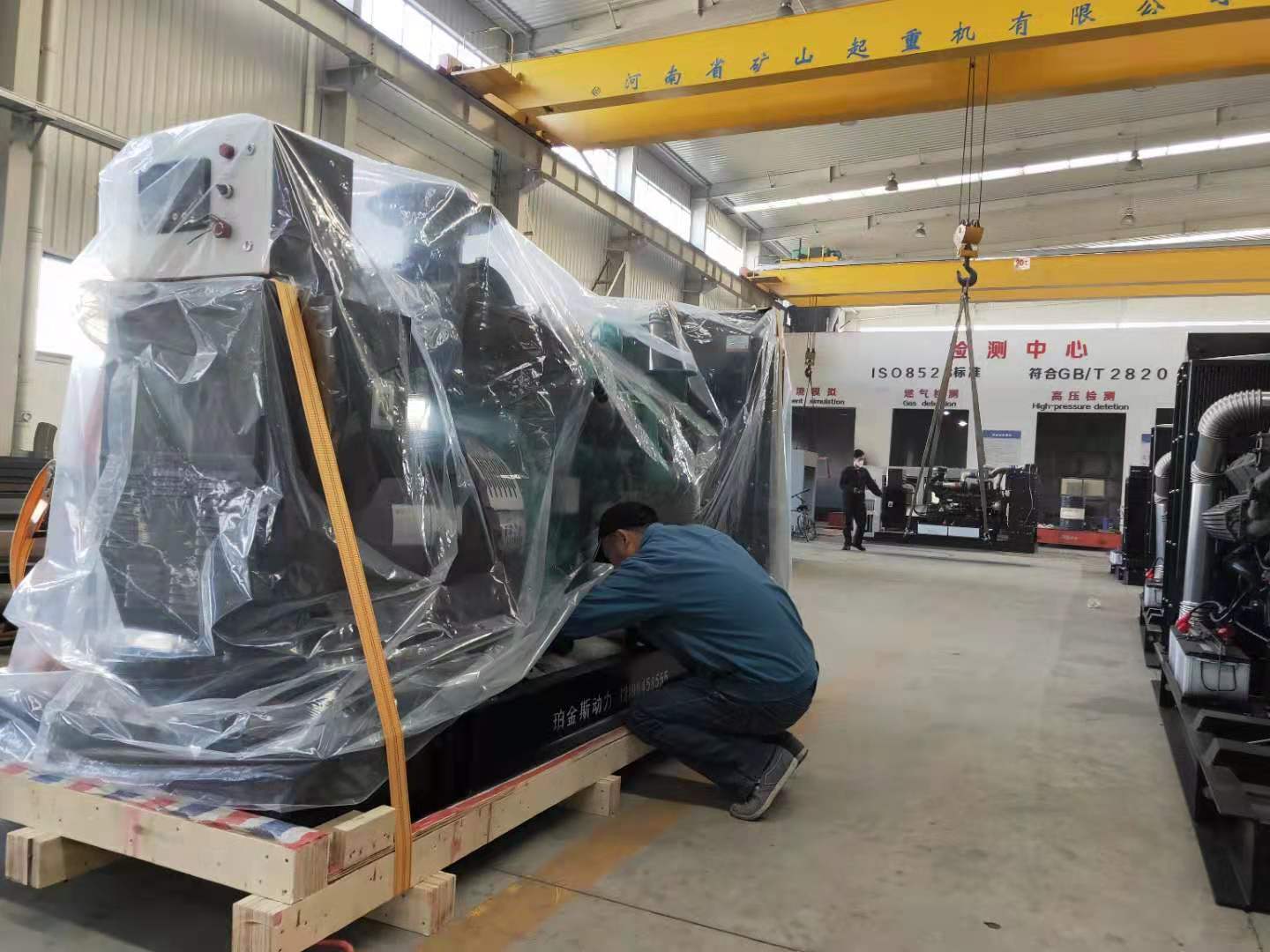出貨！一臺康明斯250千瓦柴油發電機組按時完工，發往江蘇南通